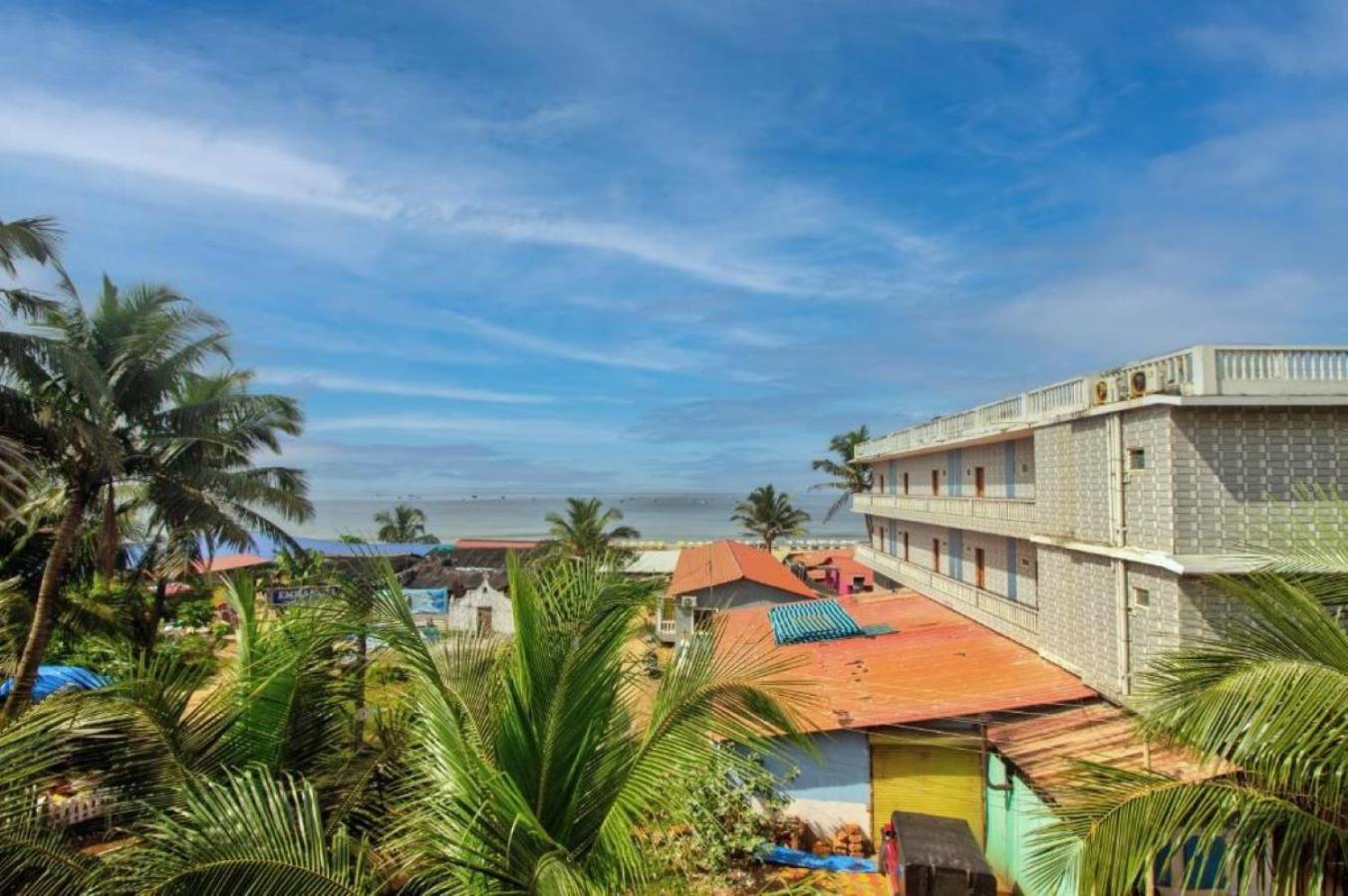 Roseal Beach Front Baga Ngoại thất bức ảnh