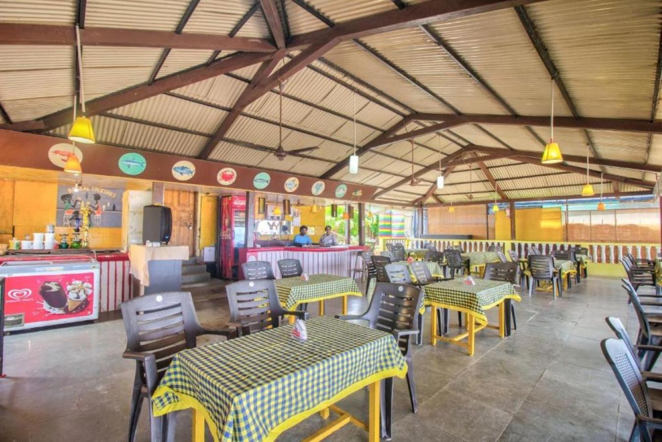 Roseal Beach Front Baga Ngoại thất bức ảnh